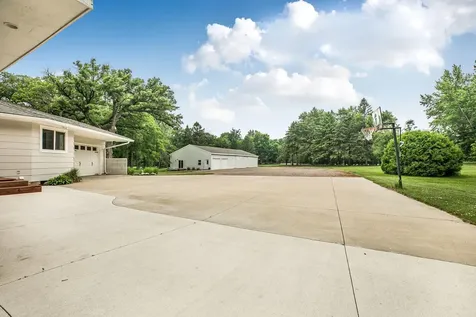 16807 206th Circle Hutchinson MN 55350