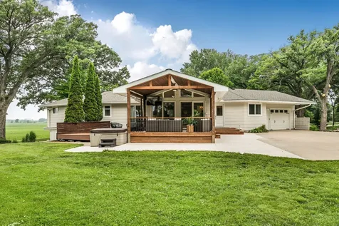 16807 206th Circle Hutchinson MN 55350