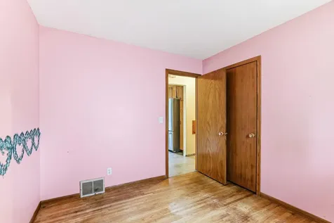 687 Dover Street NE Fridley MN 55432