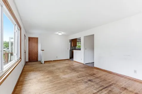 687 Dover Street NE Fridley MN 55432