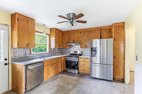 687 Dover Street NE Fridley MN 55432