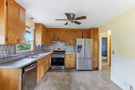 687 Dover Street NE Fridley MN 55432
