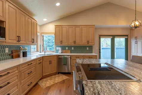 2541 S 26th Avenue S Fargo ND 58103