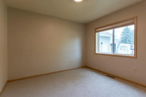 2541 S 26th Avenue S Fargo ND 58103