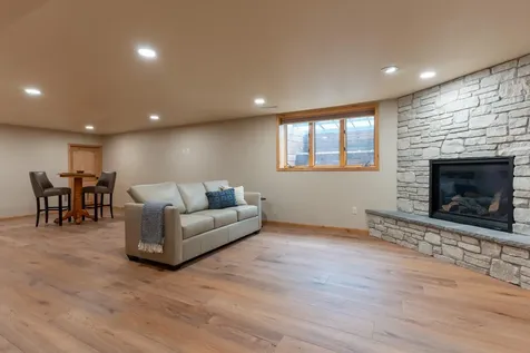 2541 S 26th Avenue S Fargo ND 58103