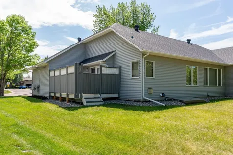 2541 S 26th Avenue S Fargo ND 58103