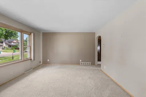 606 7th Street N Wahpeton ND 58075