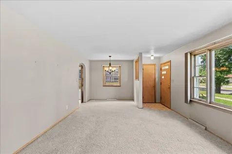 606 7th Street N Wahpeton ND 58075
