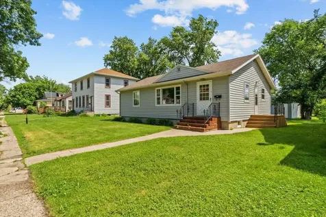 606 7th Street N Wahpeton ND 58075