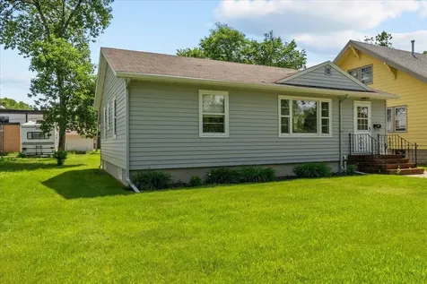 606 7th Street N Wahpeton ND 58075
