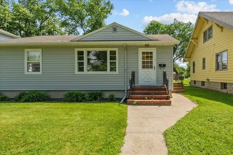 606 7th Street N Wahpeton ND 58075