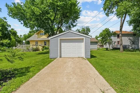 606 7th Street N Wahpeton ND 58075