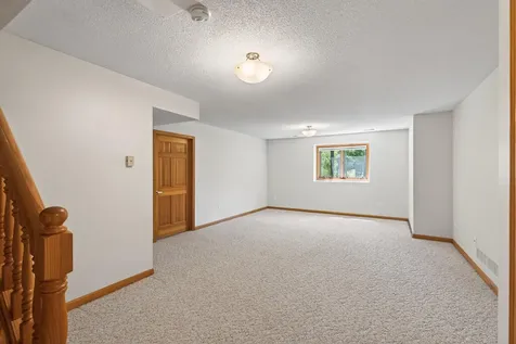 4134 Thornhill Lane Vadnais Heights MN 55127