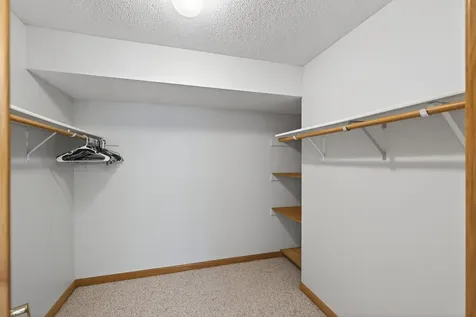 4134 Thornhill Lane Vadnais Heights MN 55127
