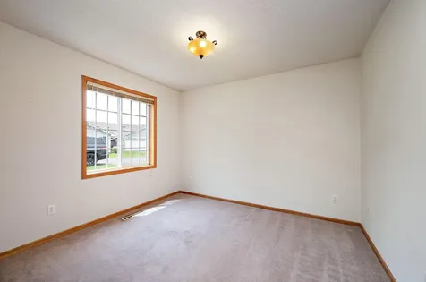 8521 Telford Lane Brooklyn Park MN 55443