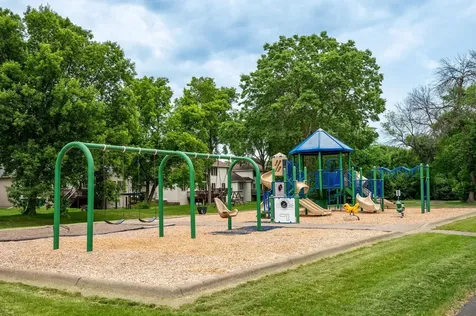 8521 Telford Lane Brooklyn Park MN 55443
