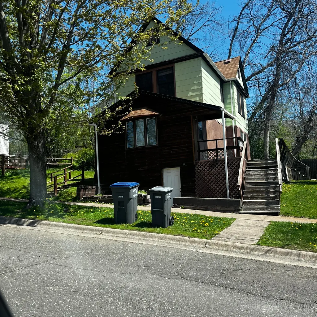 720 N 23rd Avenue W Duluth MN 55806