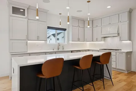 18305 Dove Court Eden Prairie MN 55347