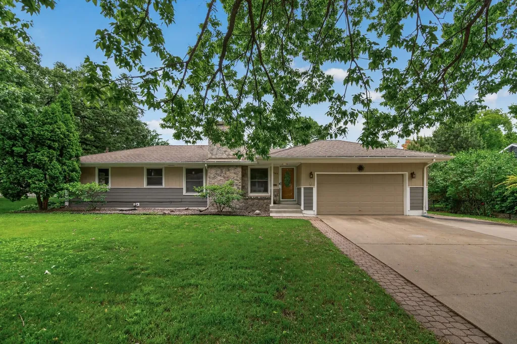 2541 Quebec Avenue S Saint Louis Park MN 55426