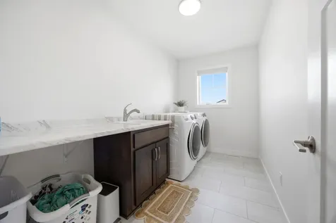 8850 Meadowlark Parkway Horace ND 58047