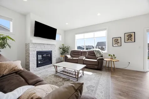 8850 Meadowlark Parkway Horace ND 58047