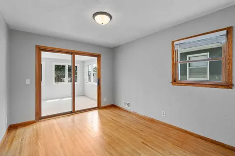 513 9th Avenue S South Saint Paul MN 55075