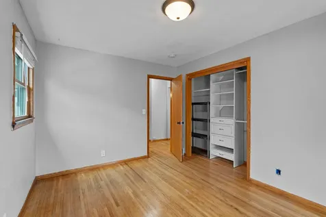 513 9th Avenue S South Saint Paul MN 55075