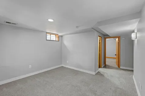 513 9th Avenue S South Saint Paul MN 55075