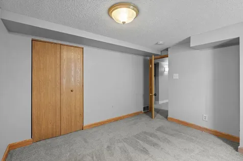 513 9th Avenue S South Saint Paul MN 55075