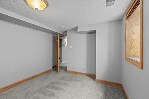 513 9th Avenue S South Saint Paul MN 55075