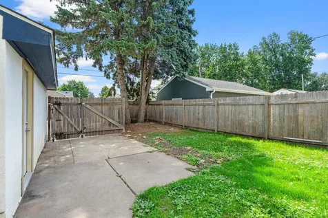 513 9th Avenue S South Saint Paul MN 55075