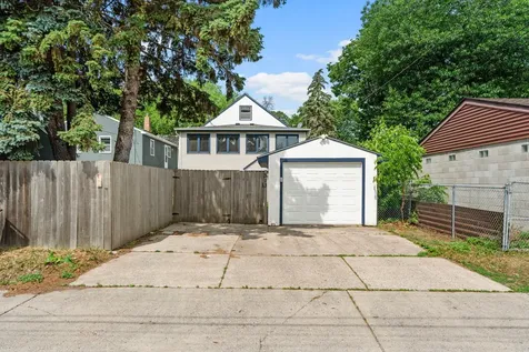 513 9th Avenue S South Saint Paul MN 55075