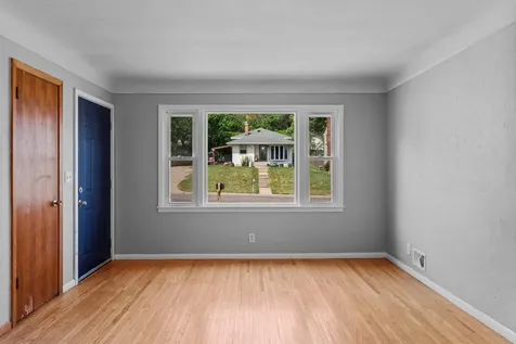 513 9th Avenue S South Saint Paul MN 55075