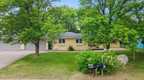 1332 2nd Avenue SE Cambridge MN 55008