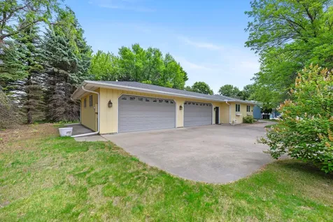 1332 2nd Avenue SE Cambridge MN 55008