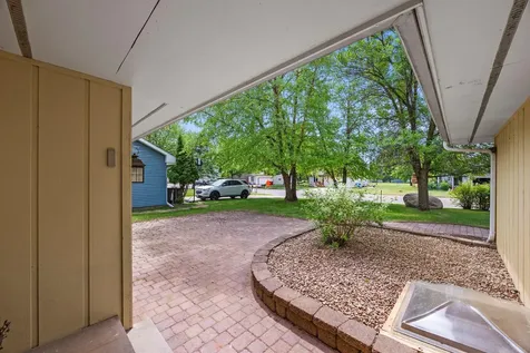 1332 2nd Avenue SE Cambridge MN 55008