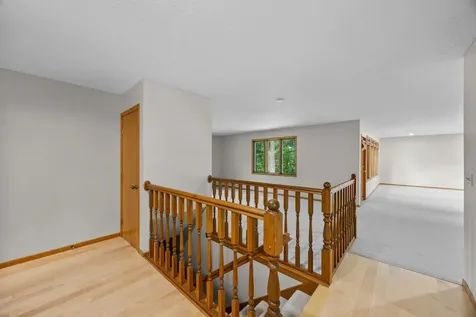 1332 2nd Avenue SE Cambridge MN 55008