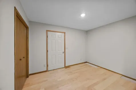 1332 2nd Avenue SE Cambridge MN 55008