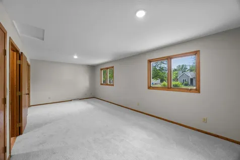 1332 2nd Avenue SE Cambridge MN 55008