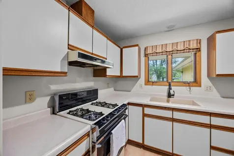 1332 2nd Avenue SE Cambridge MN 55008