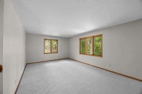 1332 2nd Avenue SE Cambridge MN 55008