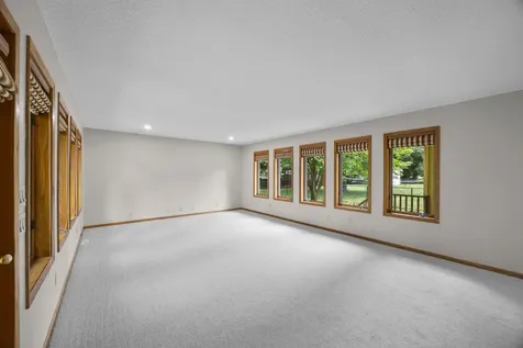 1332 2nd Avenue SE Cambridge MN 55008