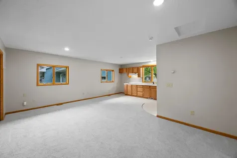 1332 2nd Avenue SE Cambridge MN 55008