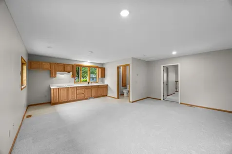 1332 2nd Avenue SE Cambridge MN 55008