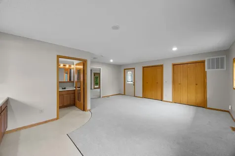 1332 2nd Avenue SE Cambridge MN 55008