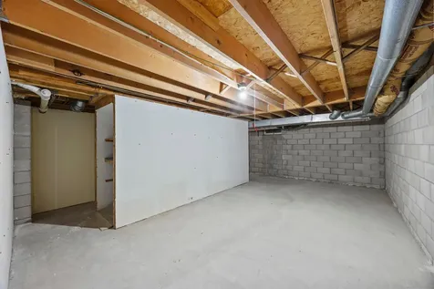 1332 2nd Avenue SE Cambridge MN 55008