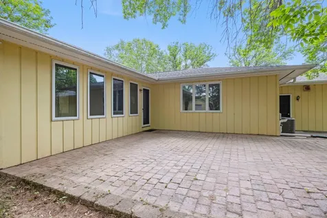 1332 2nd Avenue SE Cambridge MN 55008