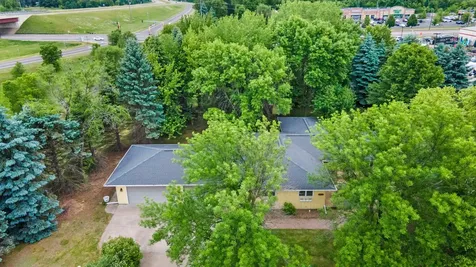1332 2nd Avenue SE Cambridge MN 55008