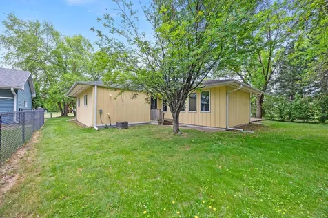 1332 2nd Avenue SE Cambridge MN 55008