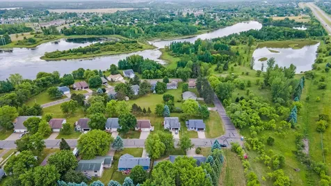 1332 2nd Avenue SE Cambridge MN 55008